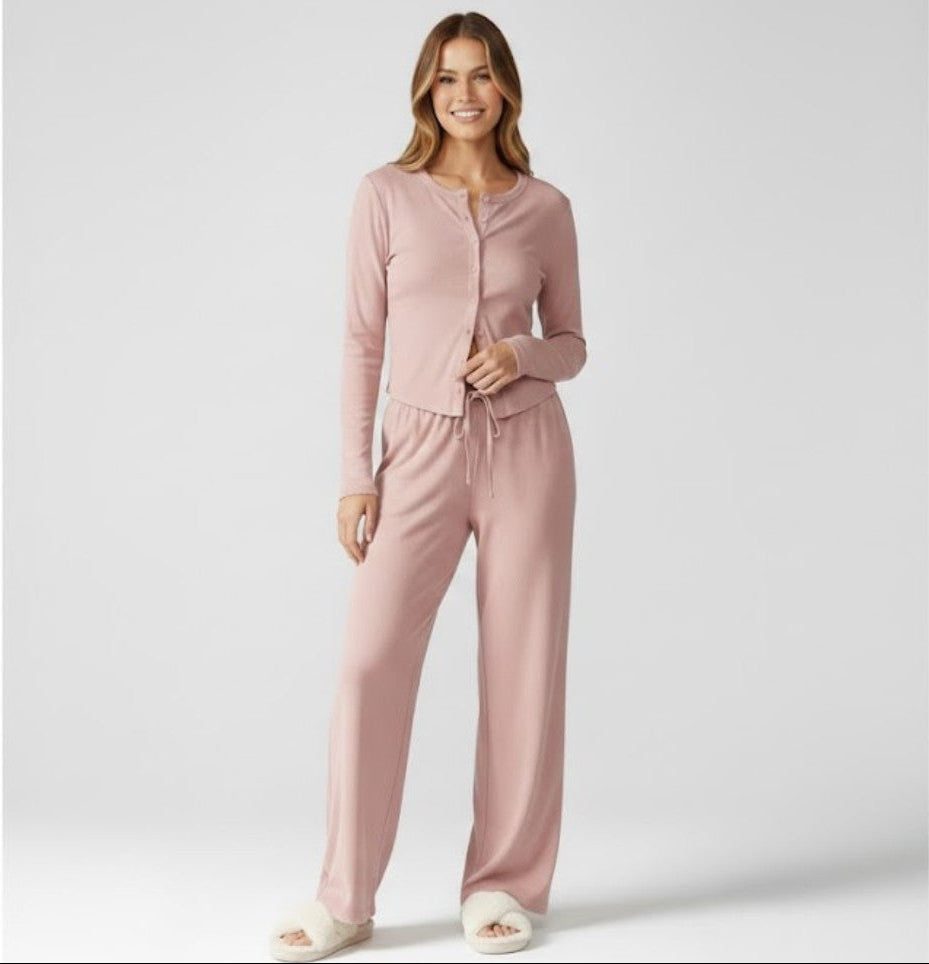 LOUNGEWEAR & ACTIVEWEAR