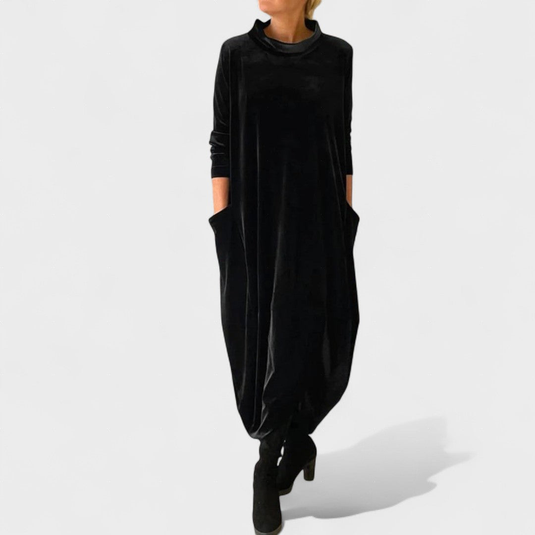 Saskia | Elegant Velvet Dress with Pockets
